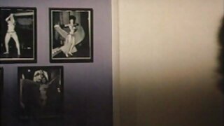 Чувак сьорбає сік з кицьки відео прно чудової красуні Єви Анджеліни