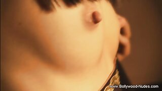 Мініатюрна статура трансова шлюшка смокче член порно відео з в позі 69