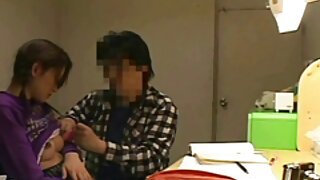 Чувак-збоченець порно фільми безкоштовно знімає коричневу кицьку японської шлюшки Кайо своєю камерою