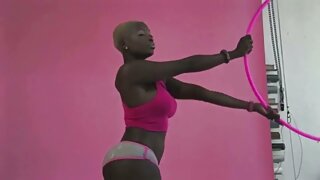Брудна чорнява порно чат відео німфоманка Саша Пейн обожнює лоскотати свою фантазію