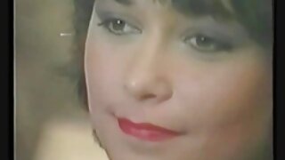 Спраглі члена порно відео ретро світловолосі Діви Джессі Роджерс і Лія Лор роблять масаж обличчя