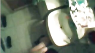 Товстий член цього щасливчика проникає в анальні відео порно дойки дірочки найгарячіших ципочек