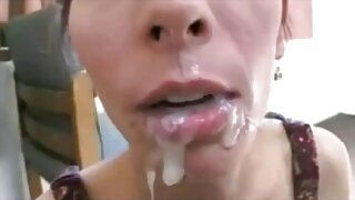 Довговолоса сексуальна лесбіянка Денні роздягає збуджену ципочку для гарячого безкоштовне відео порно сексу